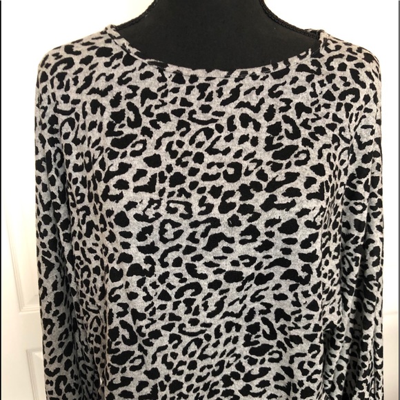 Lantern Sleeve Leopard Sweater - Picture 7 of 7